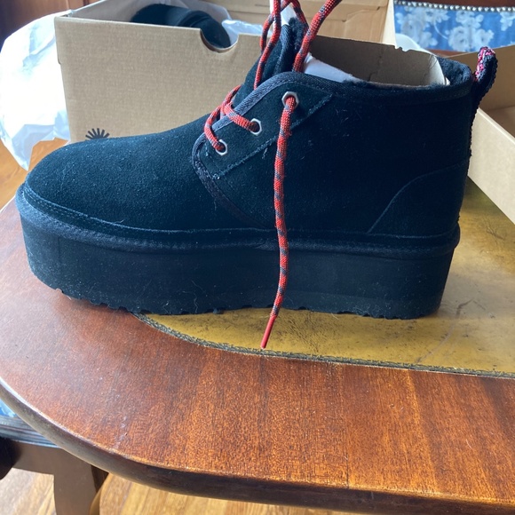 Platform uggs - Picture 3 of 3